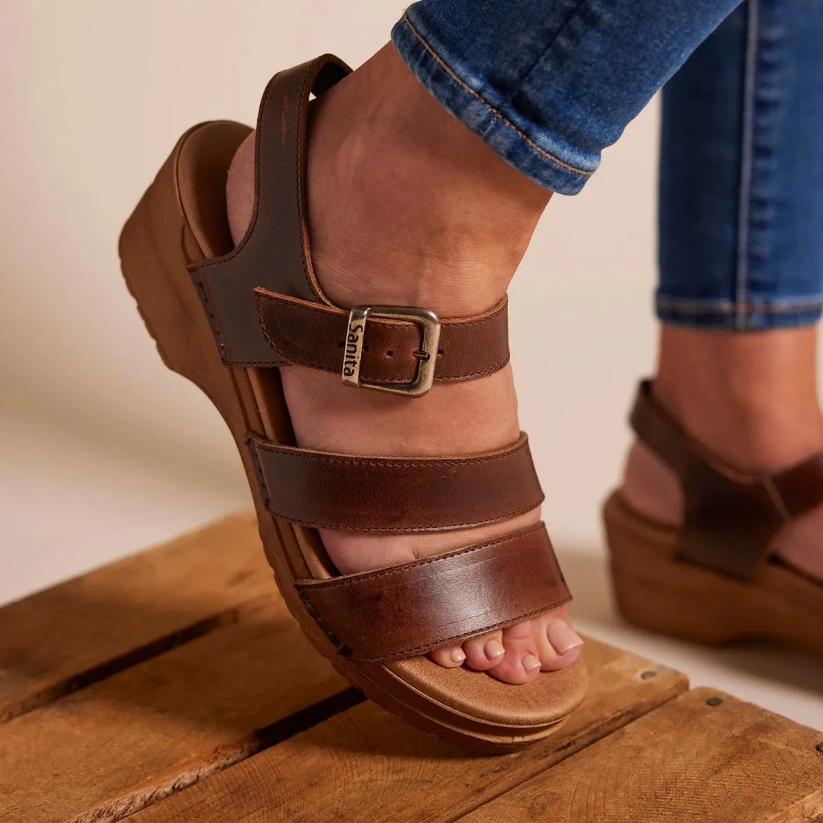 Sanita Sesso Womens Strappy Sandals In Brown