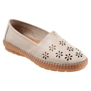 Trotters Rosie Ivory Leather Slip-On (Women's)